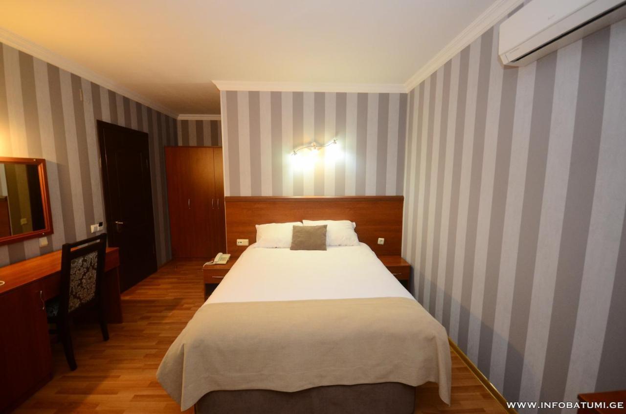 Hotel Istanbul Batumi Zewnętrze zdjęcie