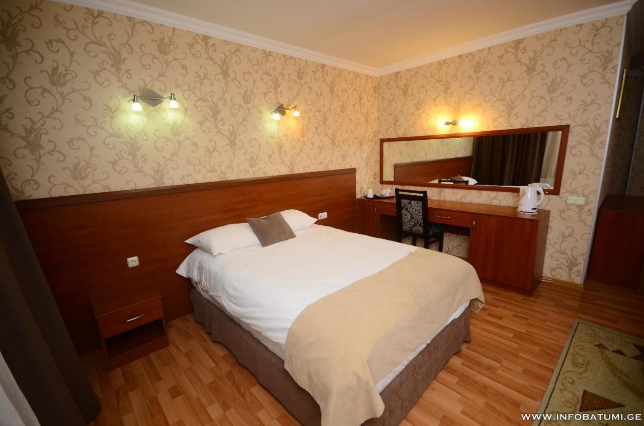 Hotel Istanbul Batumi Zewnętrze zdjęcie
